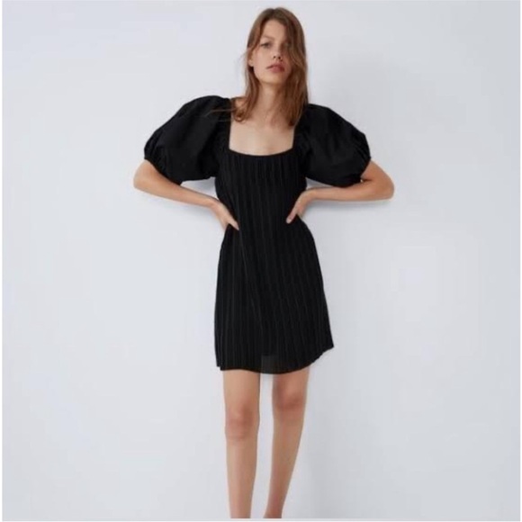 Authentic Zara Size M Black Puff Sleeves Pleated Solid Color Lined Black… - Picture 1 of 10